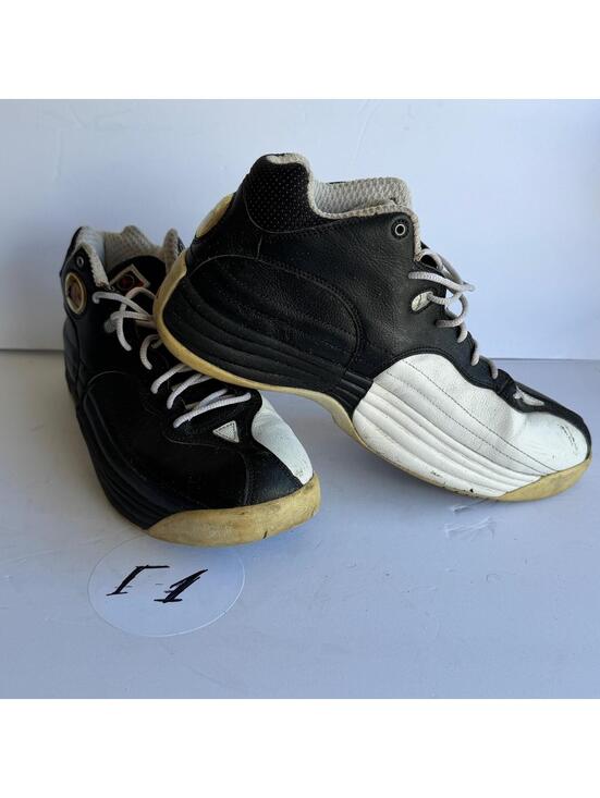 Jordan Basketball Team Shoes Men\'s Size 9.5 Black/White Used - Good main image 6